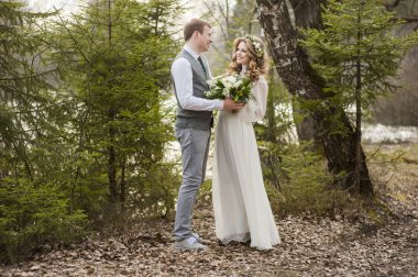 Bahar Düğün bir dekor ile parkta