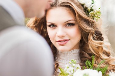 Bahar Düğün bir dekor ile parkta