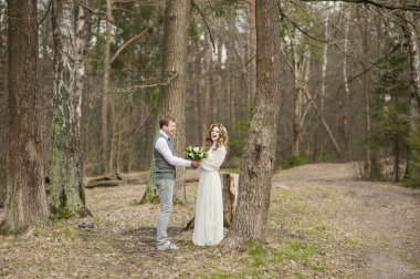 Bahar Düğün bir dekor ile parkta