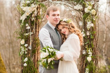 Bahar Düğün bir dekor ile parkta