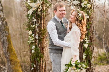 Bahar Düğün bir dekor ile parkta