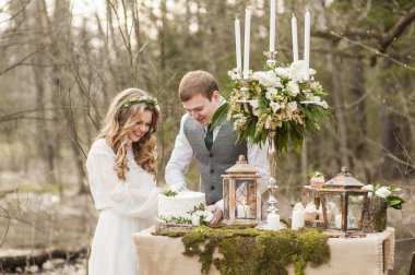 Bahar Düğün bir dekor ile parkta