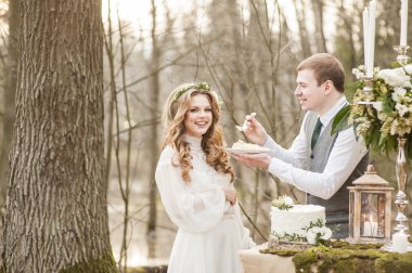 Bahar Düğün bir dekor ile parkta