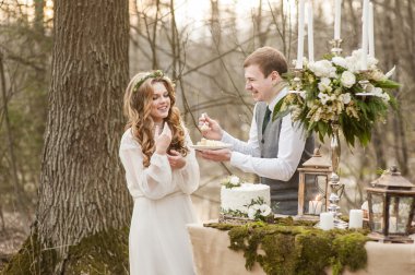 Bahar Düğün bir dekor ile parkta