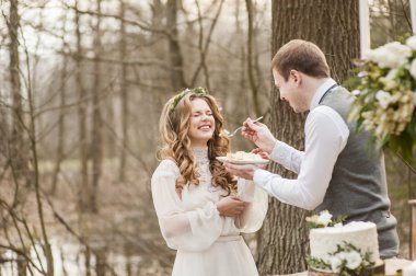 Bahar Düğün bir dekor ile parkta