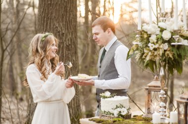 Bahar Düğün bir dekor ile parkta