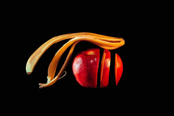 Красный Яблоко Банановая Кожа — стоковое фото