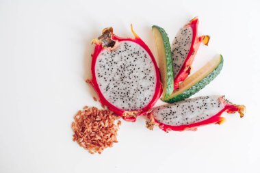 Kahverengi pilav, elma, vanilya, salatalık, patates.