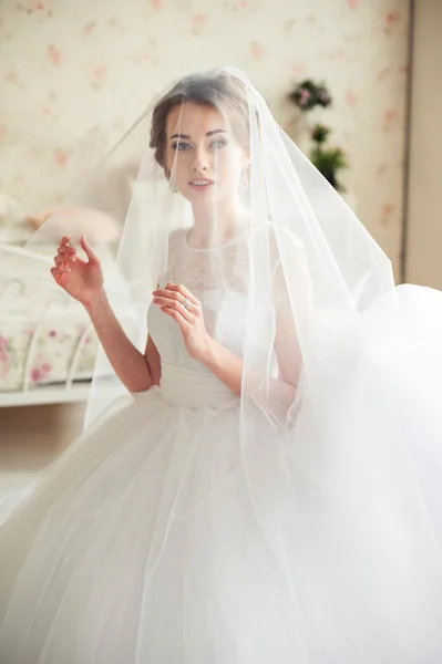 Ragazza, sposa, abito da sposa, velo — Foto Stock