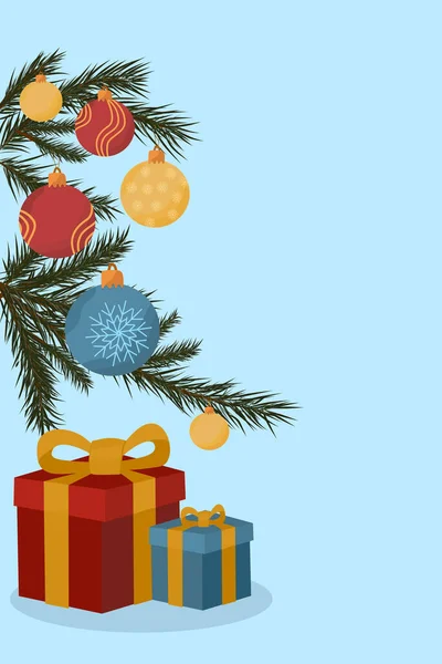 Süslü ağaç dalları, süsleri ve açık mavi arka planda hediye kutuları olan vektör Noel arkaplanı. Tatil kartları, posterler, davetiyeler ve sezonluk tasarım projeleri için mükemmel..