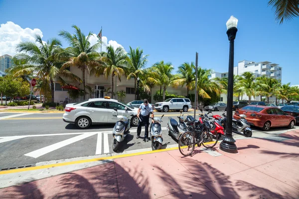 Miami - den 23 augusti, 2014: traditionell parkering officer bil — Stockfoto