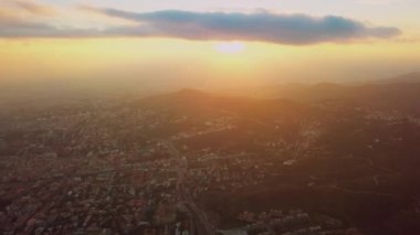 Barselona, İspanya. Akşam vakti şehir manzarasının manzarası..