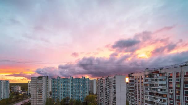 Sunset timelapse over typical panel block apartment buildings of Moscow, Russia. — Stockvideo