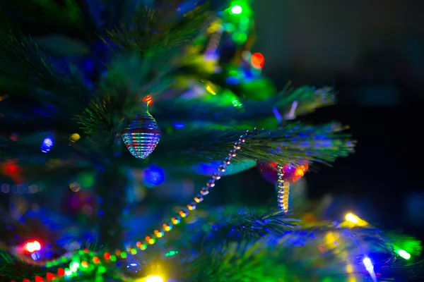 Arbre de Noël flou coloré . — Photo