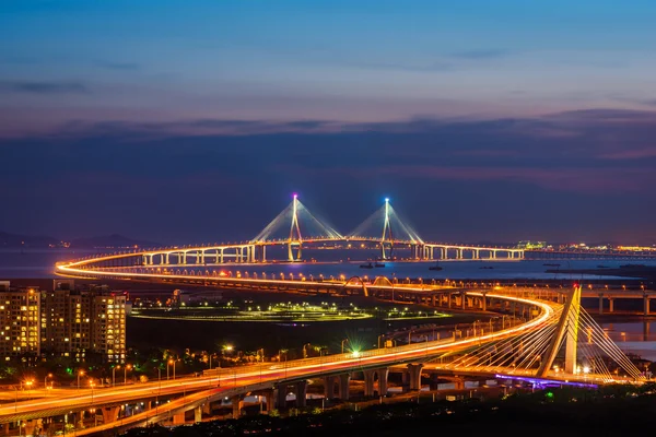 Gece vakti Incheon Köprüsü 'nün Günbatımı, Seouth Kore