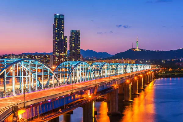Ponte Dongjak Rio Han em Seul, Coréia do Sul — Fotografia de Stock
