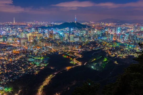 Вид на центр города Сеула с видом на Южную Корею — стоковое фото