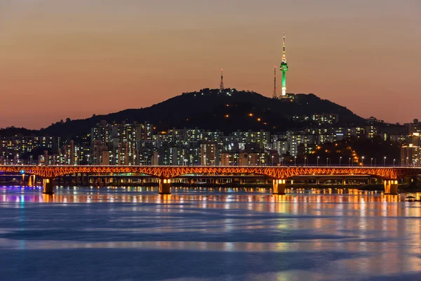 Seul City at Night and Han river em Seul, Coreia do Sul — Fotografia de Stock