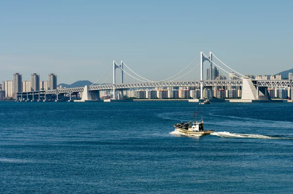 Gwangan Bridge en Busan stad in Haeundae in Korea — Stockfoto