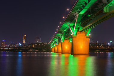 Seul Metro ve Köprüsü'nde Hanriver Seoul, Güney Kore
