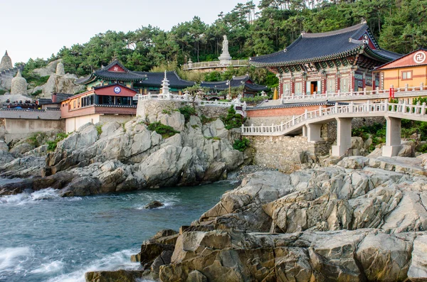 Haedong Yonggungsa Tempel in Busan, Zuid-Korea. — Stockfoto