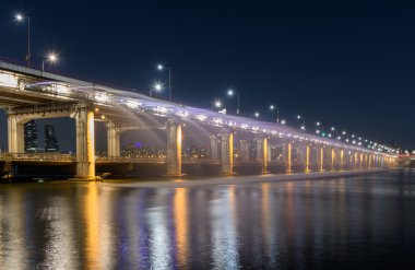 Banpo köprü gökkuşağı çeşme Seoul, Güney Kore