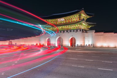 Gyeongbokgung Sarayı gece Seoul, Güney Kore.