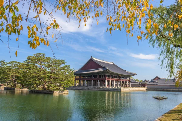 Pavillon im gyeongbokgung-Palast in Seoul, Korea — Stockfoto