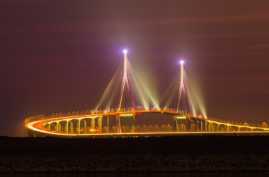 Gün batımında Incheon Köprüsü'nün gece Seul, Seouth Kore.