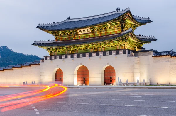 Gwanghwamun brána Gyeongbokgung Palace v Soulu, Jižní Korea. — Stock fotografie