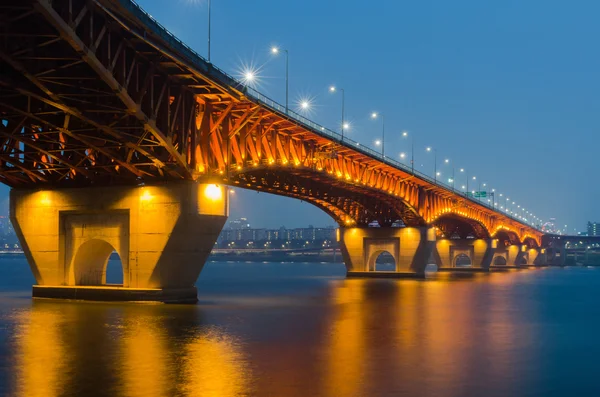 Seongsu γέφυρα στο βράδυ Σεούλ, Κορέα. — Φωτογραφία Αρχείου