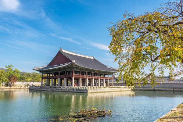 Pavillon im gyeongbokgung-Palast in Seoul, Korea — Stockfoto