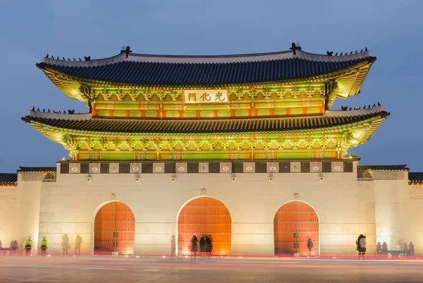 Gyeongbokgung Palace en Nigth en Seúl, Corea del Sur — Foto de Stock