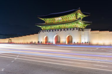 Rating Gyeongbokgung Sarayı geceleri Seul, Güney bulanıklaştırır