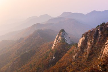 Baegundae tepe, Sonbahar sezonu Bukhansan dağlar, gündoğumu 
