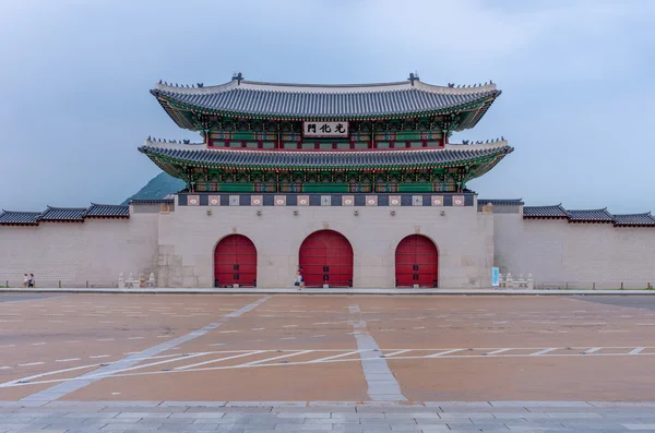 Gyeongbokgung Sarayı gece Seoul, Güney Kore.