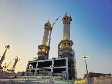 Mekke, Suudi Arabistan, 6 Haziran 2024: Büyük Kutsal Makkah Camii 'nin minareleri, İslam' ın en önemli camii, Mekke 'deki Kabe' nin etrafını sarar.