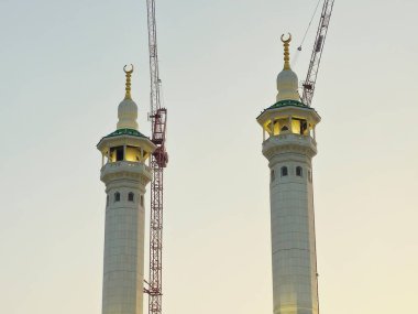 Mekke, Suudi Arabistan, 6 Haziran 2024: Büyük Kutsal Makkah Camii 'nin minareleri, İslam' ın en önemli camii, Mekke 'deki Kabe' nin etrafını sarar.