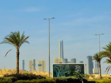 Kahire, Mısır, 8 Kasım 2025: Yeni İdari Başkent 'teki kuleler ve binalar, Mısır' daki büyük ölçekli bir kentsel kalkınma projesi, ülkenin yeni başkenti olarak hizmet vermeyi amaçlıyordu.