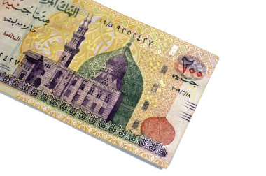 2009 yılı 200 LE 200 £'luk Mısır banknot serisinin ters tarafında Kahire' deki Qani-Bay camii yer almaktadır.