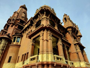 Kahire, Mısır, Ocak 12026: Baron Empain Sarayı Qasr El-Baron 'un dışı, Belçikalı sanayici Baron Empain tarafından Heliopolis, Kahire' de inşa edilen Hindu tapınağı esinlenilmiş özel bir malikane.