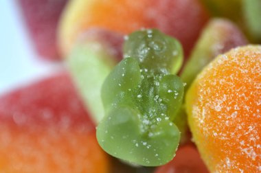 Jöleli şekerler, sakızlı şekerler, jelibonlar, jöleli şekerler, jelatin bazlı çiğnenebilir şekerler. Şekerli ekşi jöleli şekerler çeşitli şekillerde şekerlemeler, çocuklar için şekerlemeler