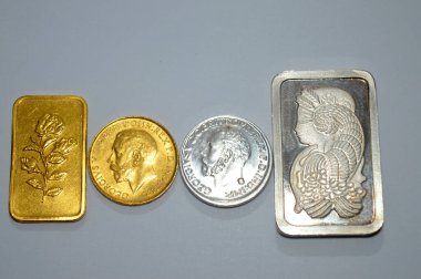 Çeşitli altın ve gümüş külçe ve sikkeler, 24 bin altın ve saf gümüş külçe ve altın sikkeler, yatırım veya tasarruf için, altın ve gümüş en yüksek saflıkta saflıktan arınmış
