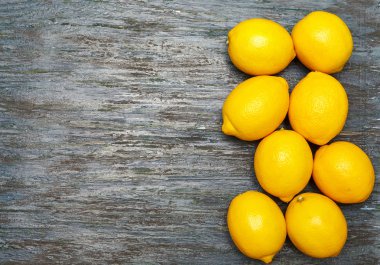 Woogen tablosu üzerinde limon gruplandırma.