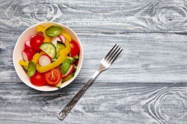 taze organik sebze salatası