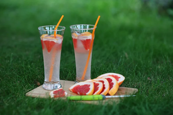 Taze limonata. Greyfurt. Suyu