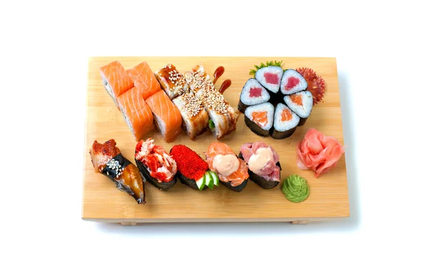 Japon yemekleri. Suşi ve rulolar.