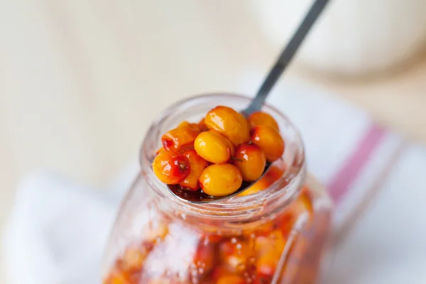 Deniz cehri reçel kavanoz içinde. Lezzetli ve sağlıklı.