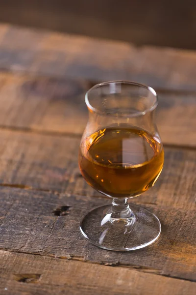 Snifter for drinking whiskey out of — Stock Photo, Image