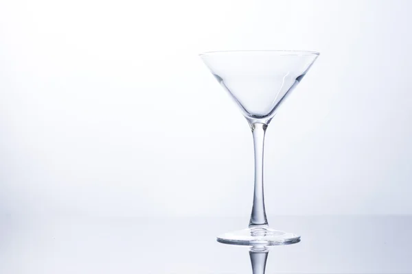 Martiniglas för att dricka alkohol — Stockfoto